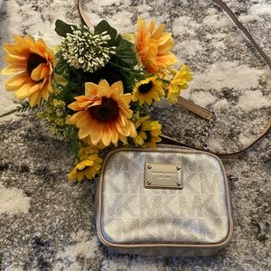 Michael Kors Mini Crossbody 🖤